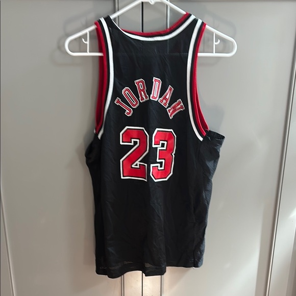 Vintage Michael Jordan Champion Bulls Jersey in Black and Red 23 sz M 10-12 - Picture 6 of 6